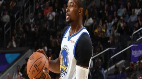 南京室内田径世锦赛女子3000米决赛：精彩瞬间回放